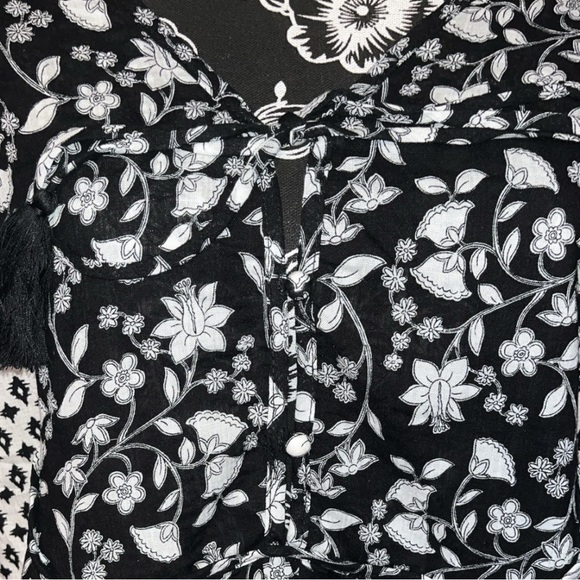 Stella & Ginger Floral Peasant Blouse - Picture 3 of 11